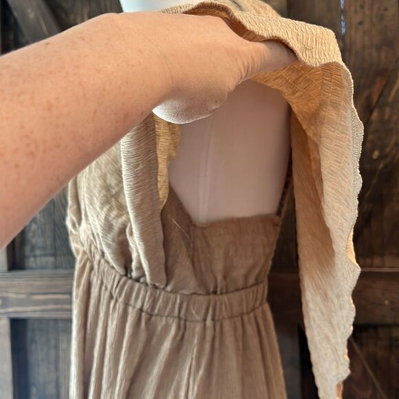 V-Neck  Tiered Silhouette with Flutter Sleeves Maxi Dress - Picture 8 of 16